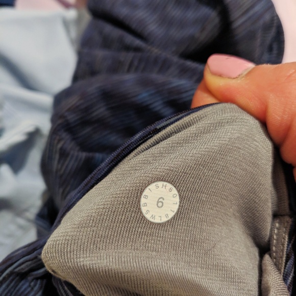 Lululemon Wunder Under -- Blue/Grey pattern - Picture 8 of 8